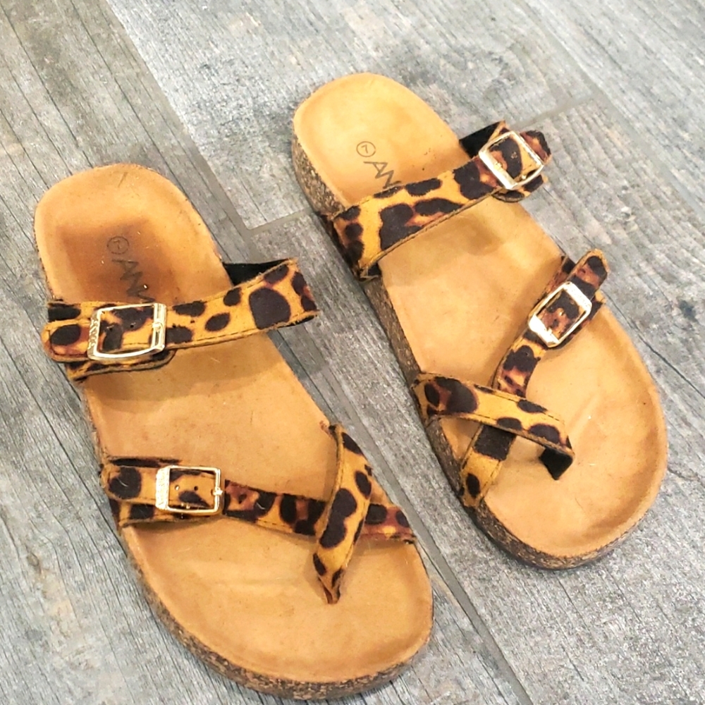 NWOT Anna Leopard Slides